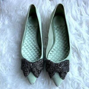 Tory Burch Women's Esme Flats Size
6 Slip On Shoe Rhinestone Bow size 7.5